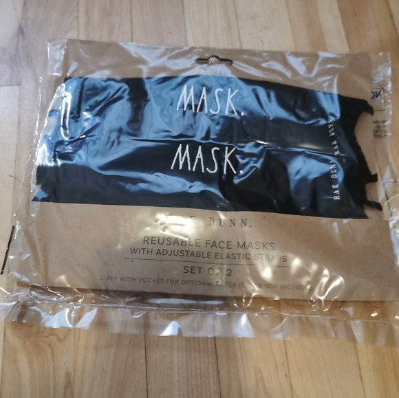 Rae Dunn face masks set of 2 bnwt - Picture 2 of 4
